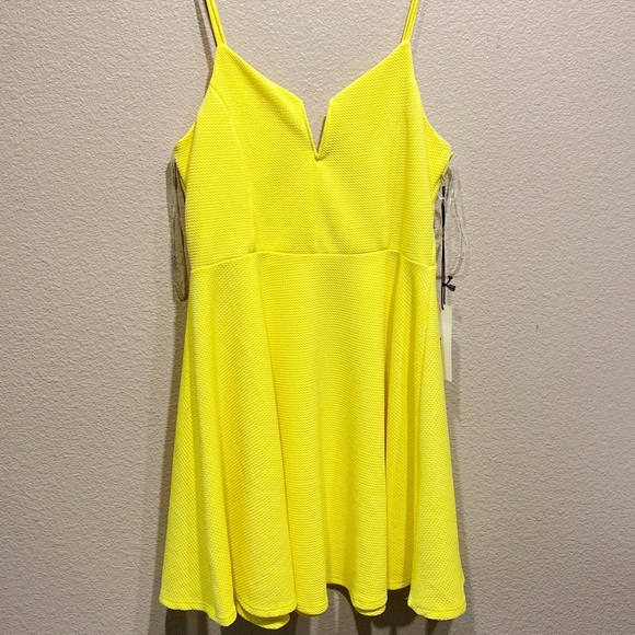 Dresses & Skirts - Haute Monde women’s lemon yellow dress